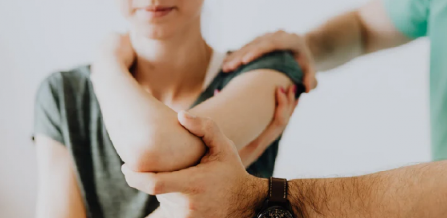若手セラピストのための肩関節の評価技術とリハビリ｜肩関節周囲炎・腱板損傷の考え方