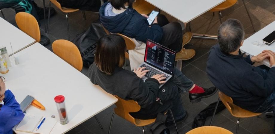 02 多領域のスペシャリストからオムニバス形式で学ぶ ~メディア特論:アート+~