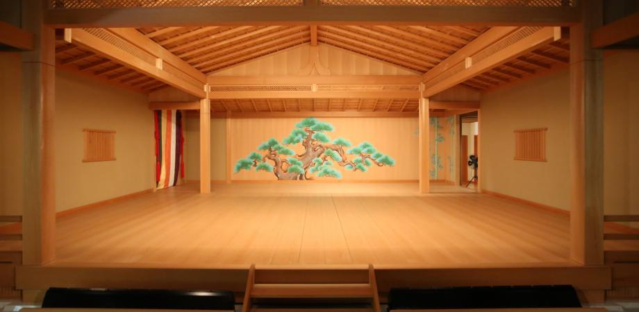錦秋茶会〜紅葉に染まる軽井沢の森で、和楽器の音色と日本舞踊、三種の茶席