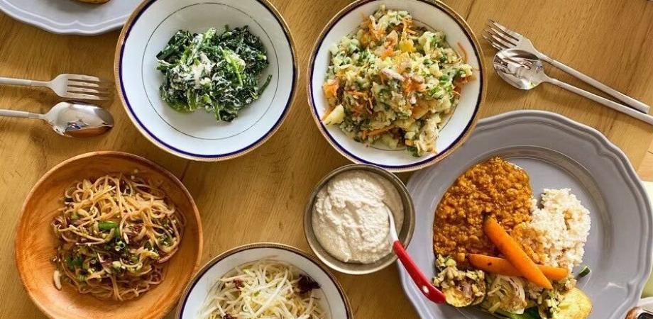 Chef Kunie Hasutani preparing Shojin Ryori vegetarian temple cuisine live