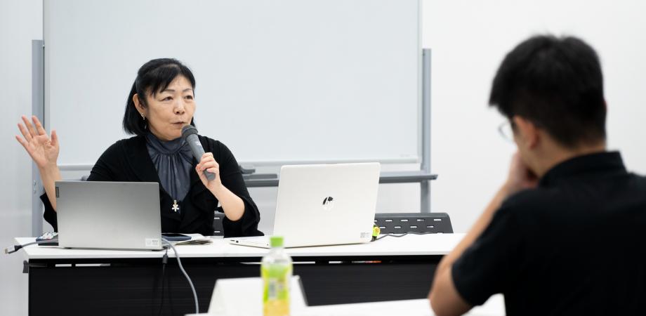 芸術文化分野の手話通訳研修プログラム「現場における手話通訳者の立場性～デマンドコントロールスキーマの手法を用いて～」