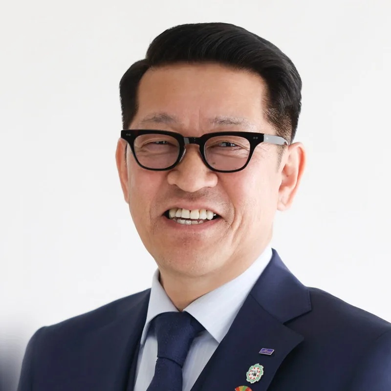 花輪隆俊氏